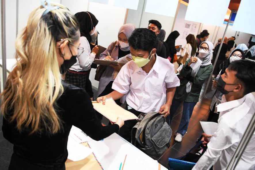 ”Jakarta Job Fair”